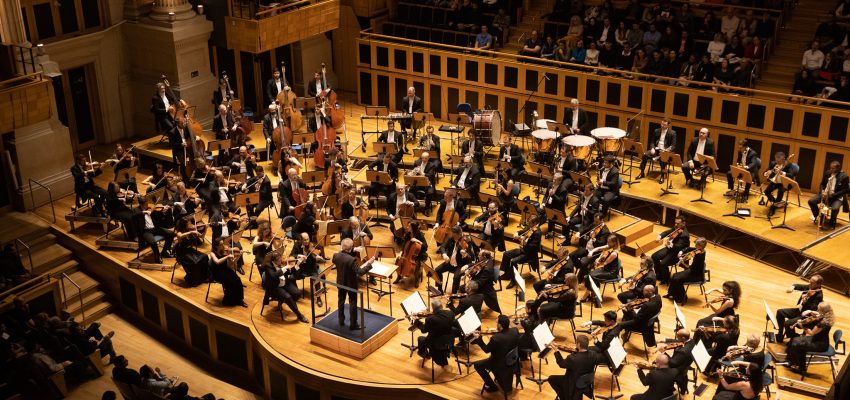 Peniche recebe 2023 com concerto da Xeques Orquestra - RTVON