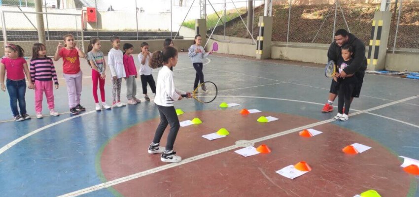 Escola-Tenis-Meninas-1-